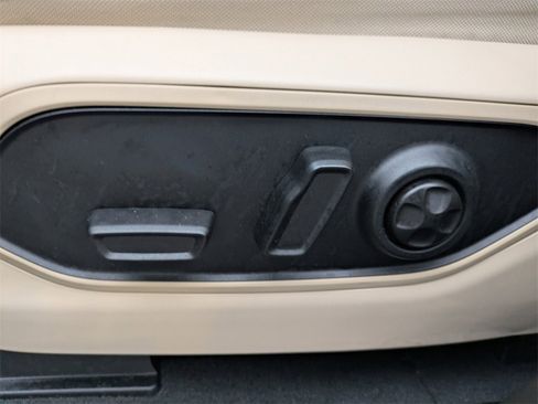 Used 2023 Jeep Grand Cherokee L Limited w/ Luxury Tech Group II image 23