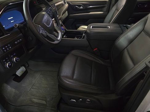 Used 2024 GMC Yukon Denali image 12
