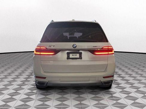 Used 2024 BMW X7 xDrive40i w/ Premium Package AWD/4WD image 5