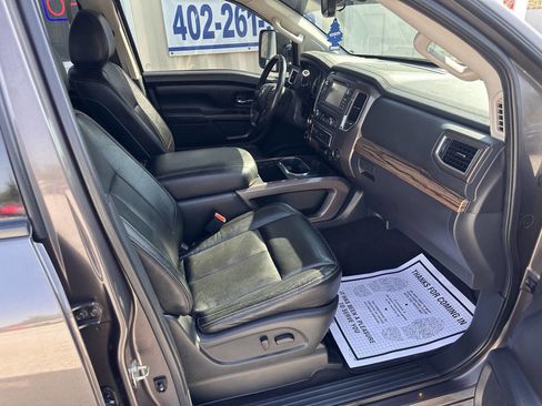 Used 2016 Nissan Titan SL image 16