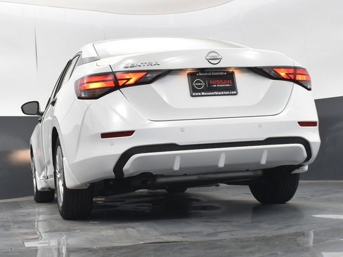 Used 2025 Nissan Sentra S image 39