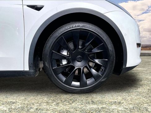 Used 2021 Tesla Model Y Long Range AWD/4WD image 31