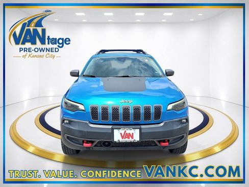 Used 2021 Jeep Cherokee Trailhawk AWD/4WD image 2