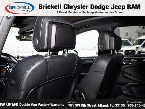 Used 2018 Porsche Macan AWD/4WD image 18