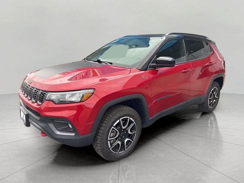 Used 2025 Jeep Compass Trailhawk AWD/4WD image 35