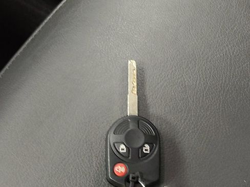 Used 2018 Ford Escape SE w/ SE Sync 3 Package image 32