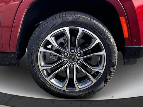 Used 2024 Jeep Grand Wagoneer Series III w/ HD Trailer Tow Package image 37