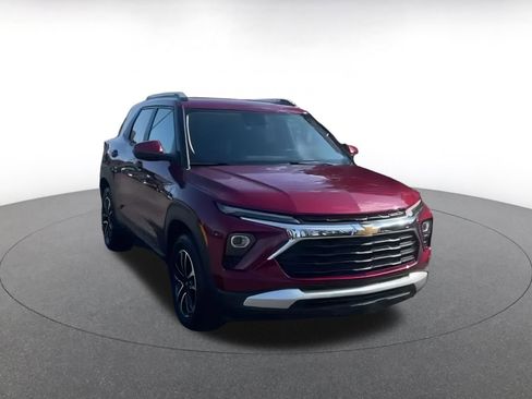 Used 2025 Chevrolet TrailBlazer LT w/ Driver Confidence Package image 16