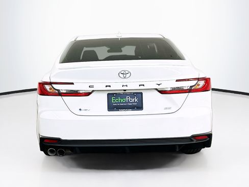 Used 2025 Toyota Camry SE FWD image 7