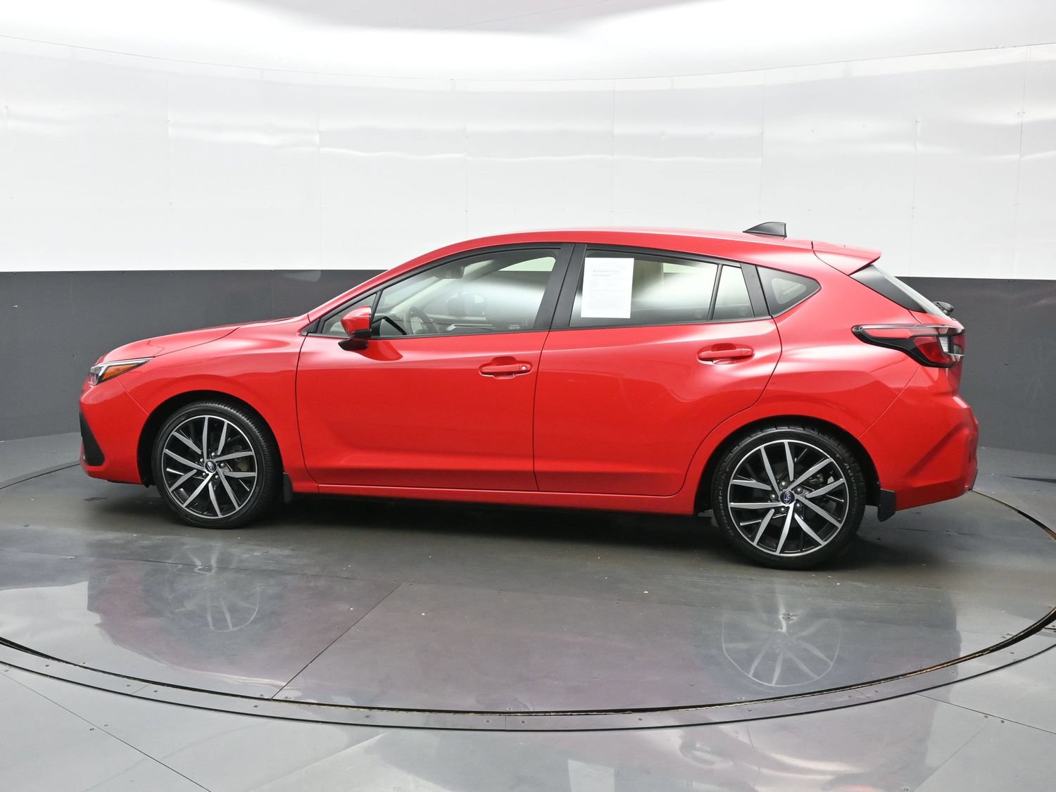 Used 2024 Subaru Impreza 2.0i Sport AWD/4WD image 3