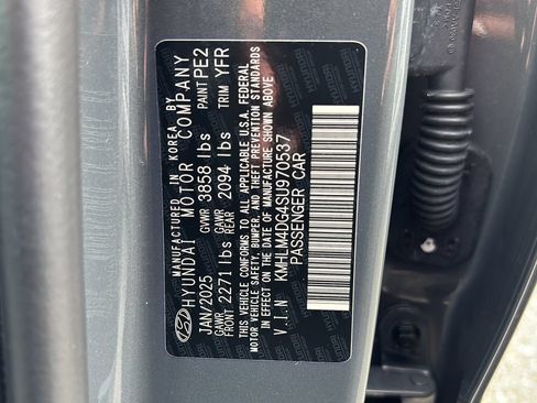 Used 2025 Hyundai Elantra Sport FWD image 42