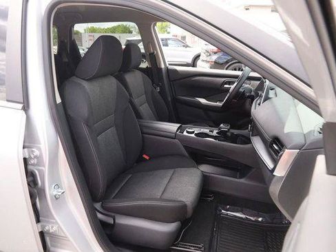 Used 2025 Nissan Rogue SV AWD/4WD image 26