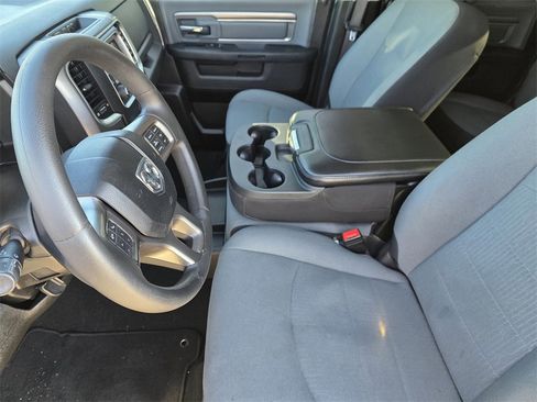 Used 2022 RAM 1500 Classic SLT image 10