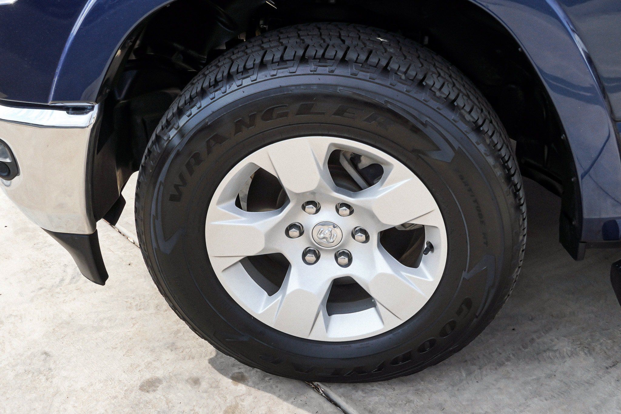 Used 2022 RAM 1500 Laramie AWD/4WD image 12