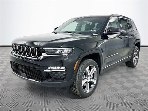 New 2025 Jeep Grand Cherokee Limited w/ Luxury Tech Group II image 22