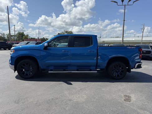 Used 2022 Chevrolet Silverado 1500 LT AWD/4WD image 7