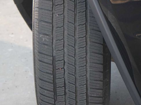 Used 2018 Jeep Grand Cherokee Laredo RWD image 29
