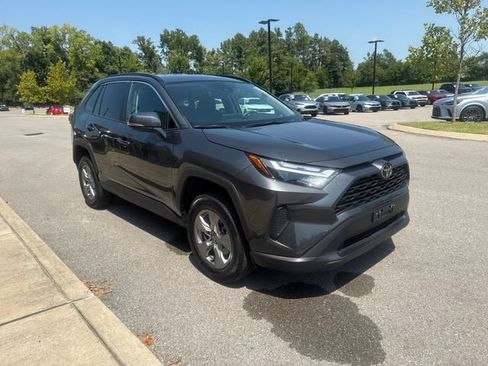 Used 2025 Toyota RAV4 XLE FWD image 6