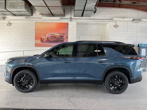 New 2026 Chevrolet Traverse LT w/ Midnight/Sport Edition image 4