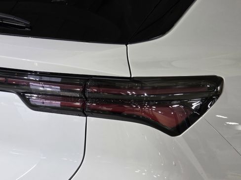 Used 2025 Chevrolet Equinox EV LT image 17