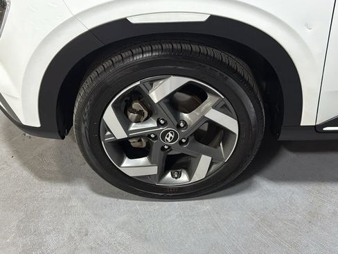Used 2022 Hyundai Venue Limited w/ Cargo Package FWD image 8