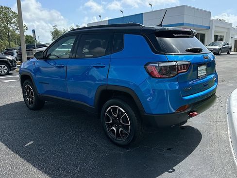 Used 2025 Jeep Compass Trailhawk AWD/4WD image 7