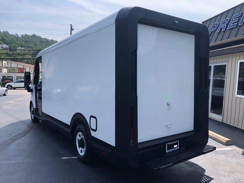 Used 2023 Chevrolet Brightdrop 600 w/ Active Safety Package 2 AWD/4WD image 5