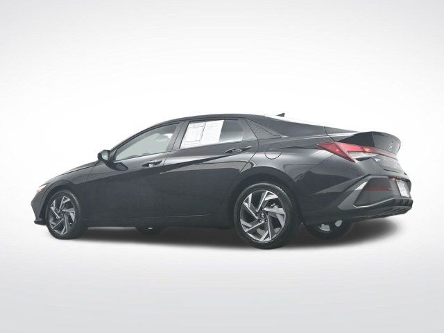 Used 2025 Hyundai Elantra Sport FWD image 44