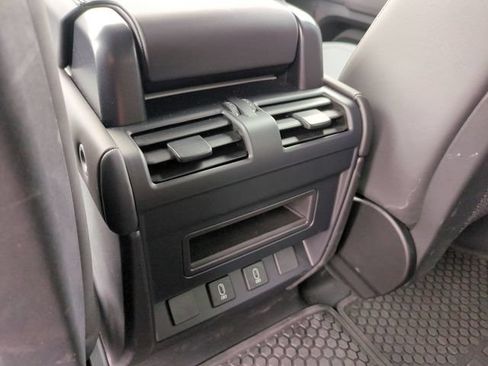 Used 2026 Land Rover Defender 110 X-Dynamic SE AWD/4WD image 13
