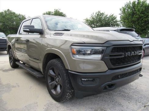 Used 2020 RAM 1500 4x4 Crew Cab image 1