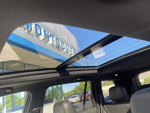 Used 2024 Cadillac XT6 Premium Luxury w/ LPO, Floor Liner Package AWD/4WD image 28
