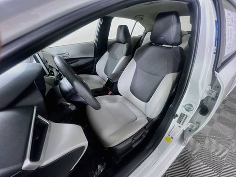 Used 2020 Toyota Corolla LE FWD image 10