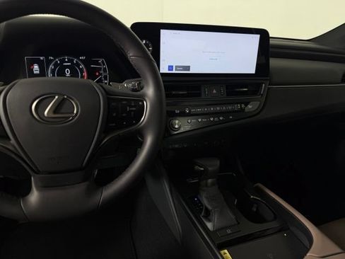 Used 2025 Lexus ES 350 w/ Premium Package FWD image 24