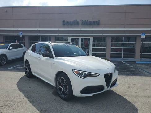 Used 2022 Alfa Romeo Stelvio Veloce AWD/4WD image 1