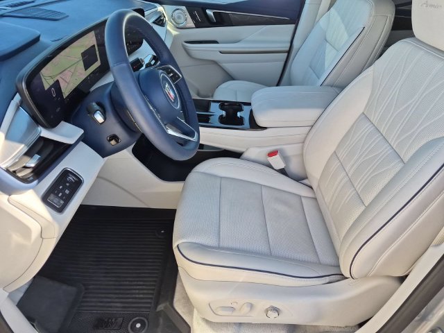 Used 2025 Buick Enclave Avenir AWD/4WD image 12