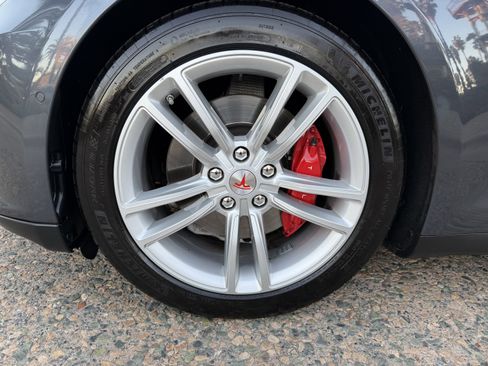 Used 2014 Tesla Model S 85 image 7