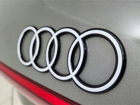 Used 2024 Audi Q8 e-tron Premium image 16