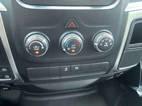 Used 2017 RAM 1500 Classic SLT AWD/4WD image 25