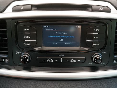 Used 2017 Kia Sorento AWD image 30