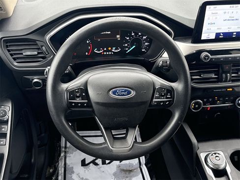 Used 2020 Ford Escape SE image 11