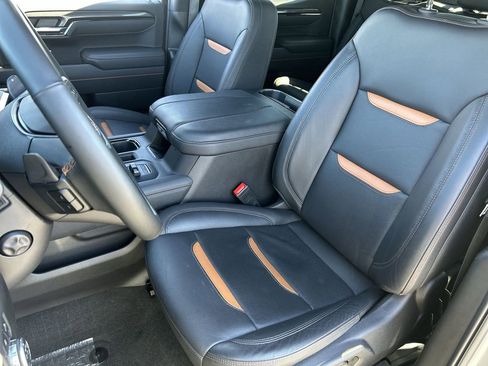 Used 2025 GMC Sierra 1500 AT4 w/ Technology Package image 19