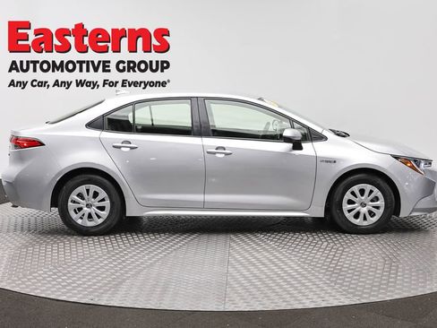 Used 2021 Toyota Corolla LE w/ Carpet Mat Package (TMS) image 4