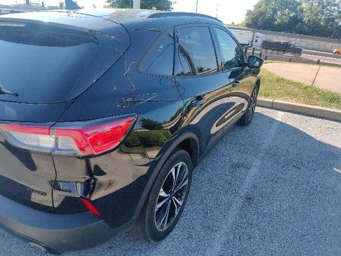 Used 2022 Ford Escape SEL w/ SEL Stealth AWD Package image 11