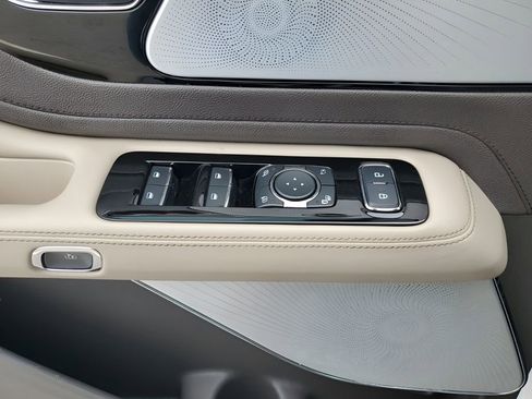 Used 2023 Lincoln Aviator Reserve w/ Equipment Group 201A image 29