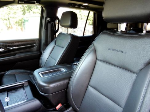 Used 2022 GMC Yukon Denali image 13