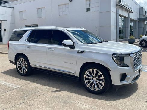Used 2023 GMC Yukon Denali w/ Denali Reserve Package AWD/4WD image 3