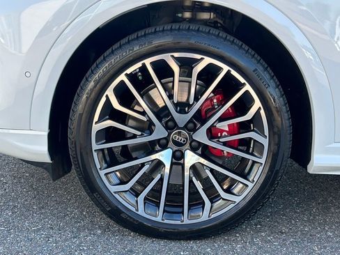 Used 2025 Audi SQ5 Premium Plus w/ Premium Plus Package image 37