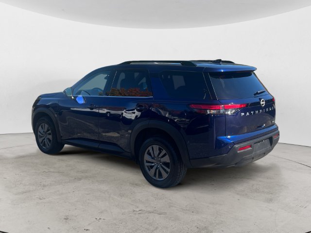 Used 2025 Nissan Pathfinder SV AWD/4WD image 3