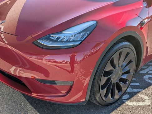 Used 2020 Tesla Model Y Performance image 9