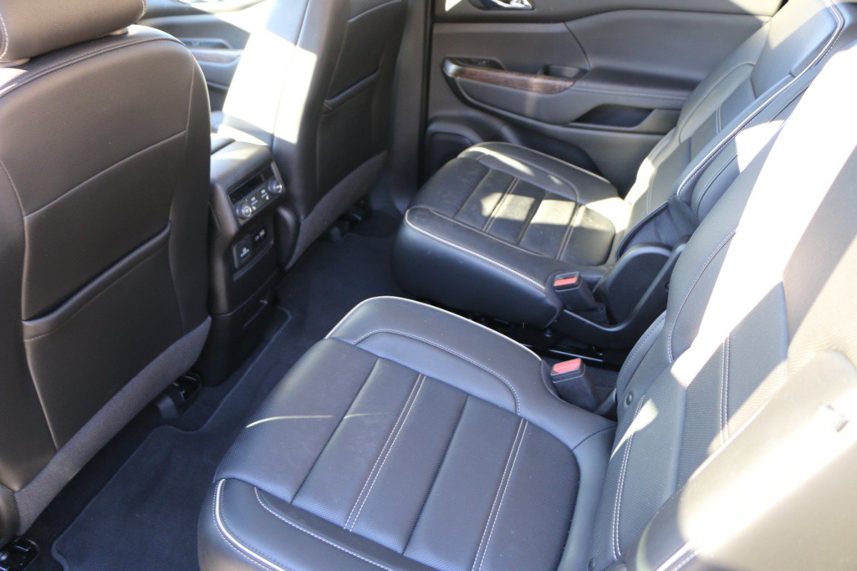 Used 2023 GMC Acadia Denali w/ Denali Ultimate Package FWD image 32